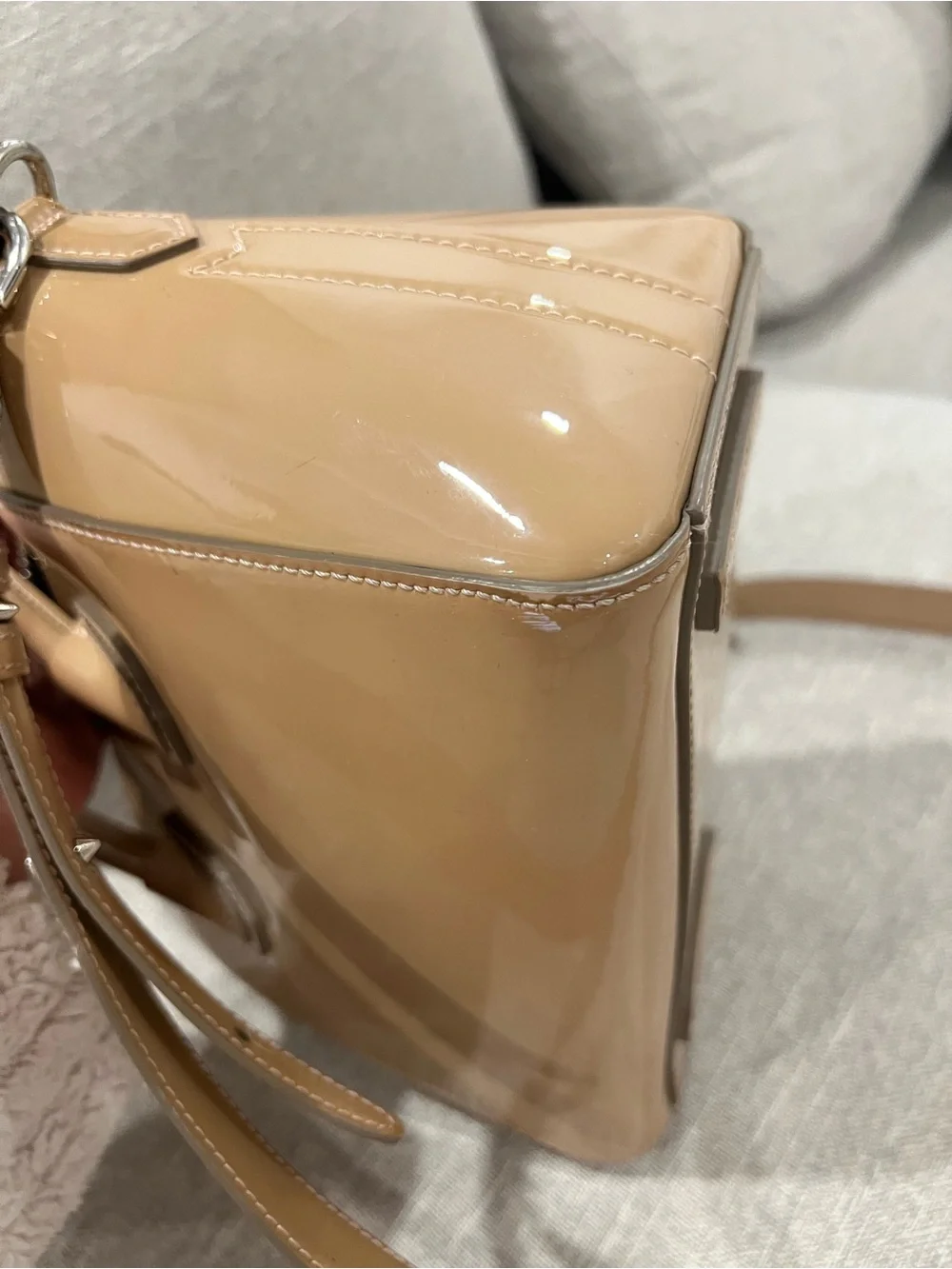 Givenchy Antigona Mini Patent Leather Bag - Picture 9 of 13